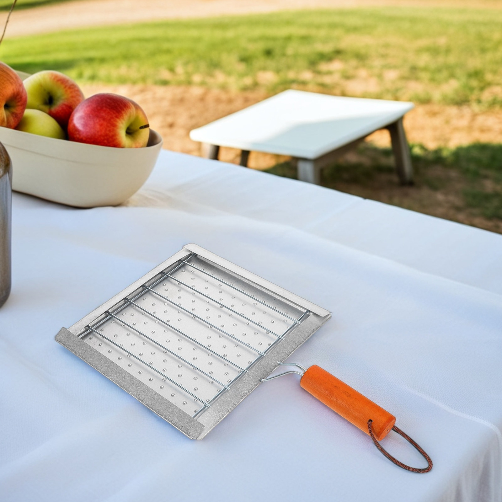Camping Cooking Vegetables - Tragbarer quadratischer Grillrost mit Holzgriff für